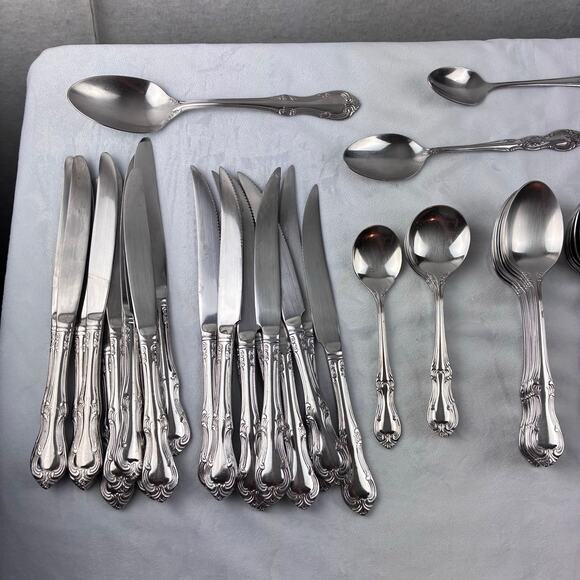 51 Pc Wallace Empire Stainless 18/10 Flatware Silverware Spoon Fork Knives READ - Picture 2 of 10